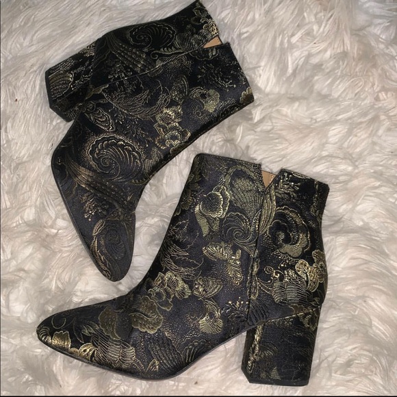 Cute Booties - Picture 2 of 2